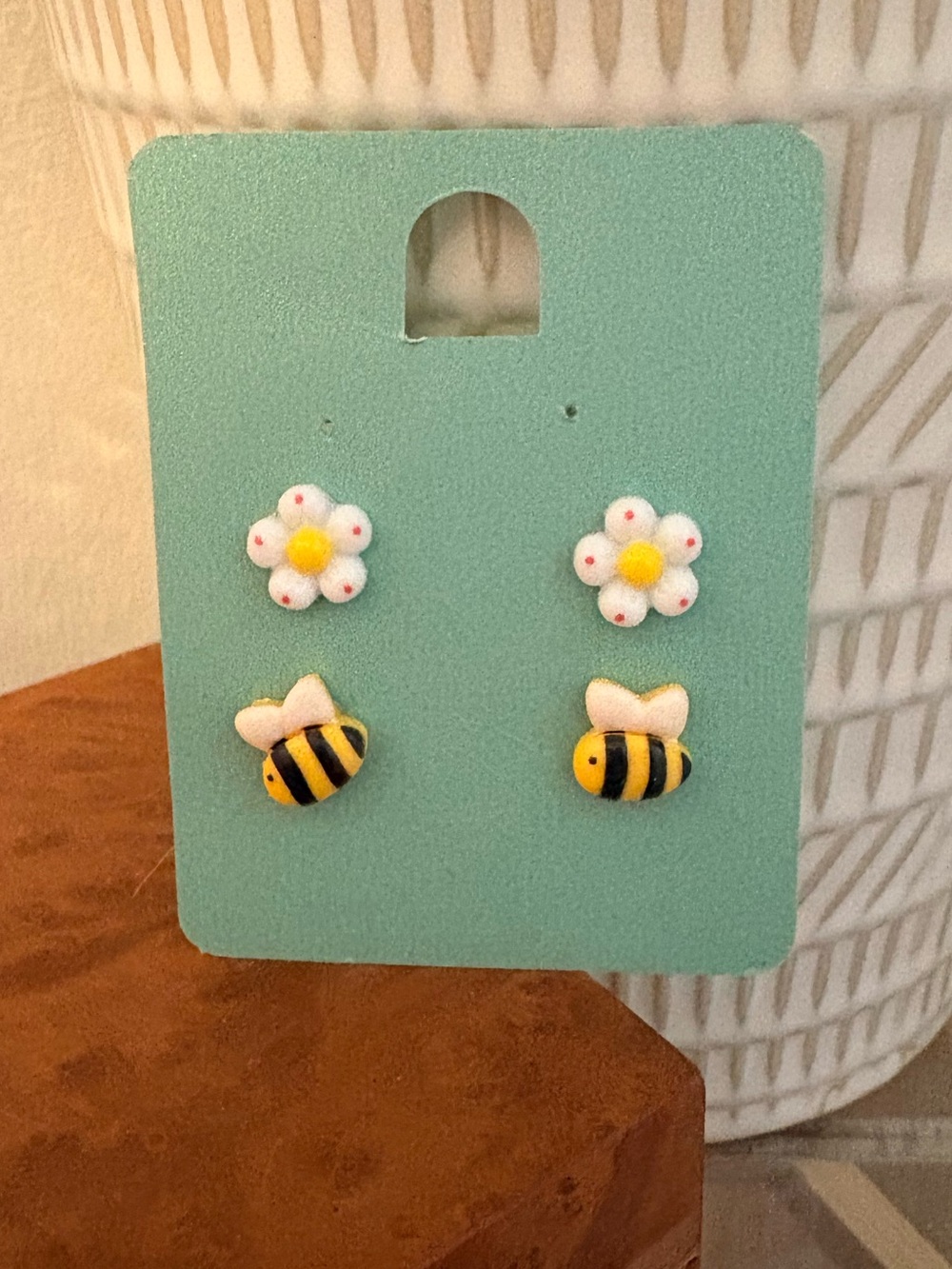 Kids Bee and Daisy Stud Earrings - Yellow & White New!
